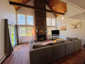 Franconia Village Retreat - homey small town feel close to tons of area attractions Franconia